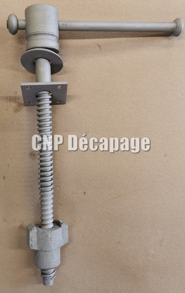 Vis de la presse d'établi après décapage